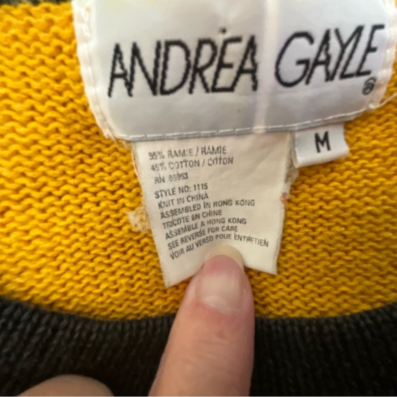 Andrea Gayle VTG Pullover Sweater Size M Embroidery Dark Mustard Shoulder Pads - Picture 3 of 6